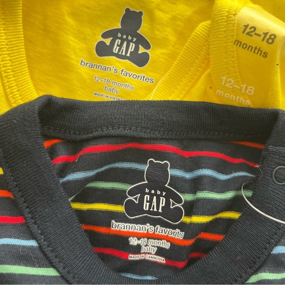 Gap 2 Bundle of Onesies Dinosaur Stripes Yellow Blue Size 12-18 Months - Picture 7 of 9